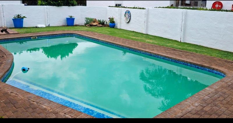 2 Bedroom Property for Sale in Langenhovenpark Free State